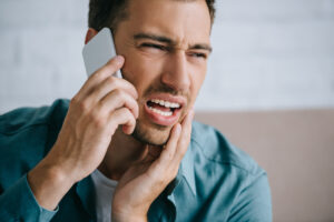 Dental Emergencies 101: When to Call the Dentist